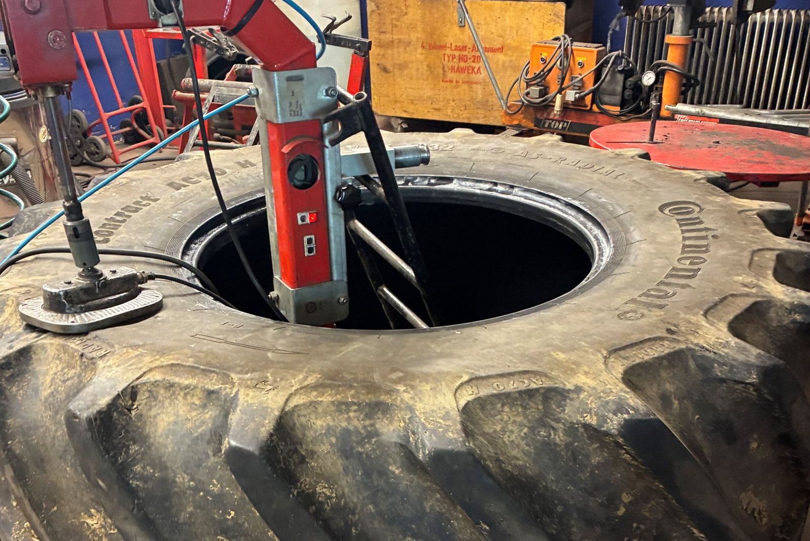 Popravila plaščev za osebna in tovorna vozila